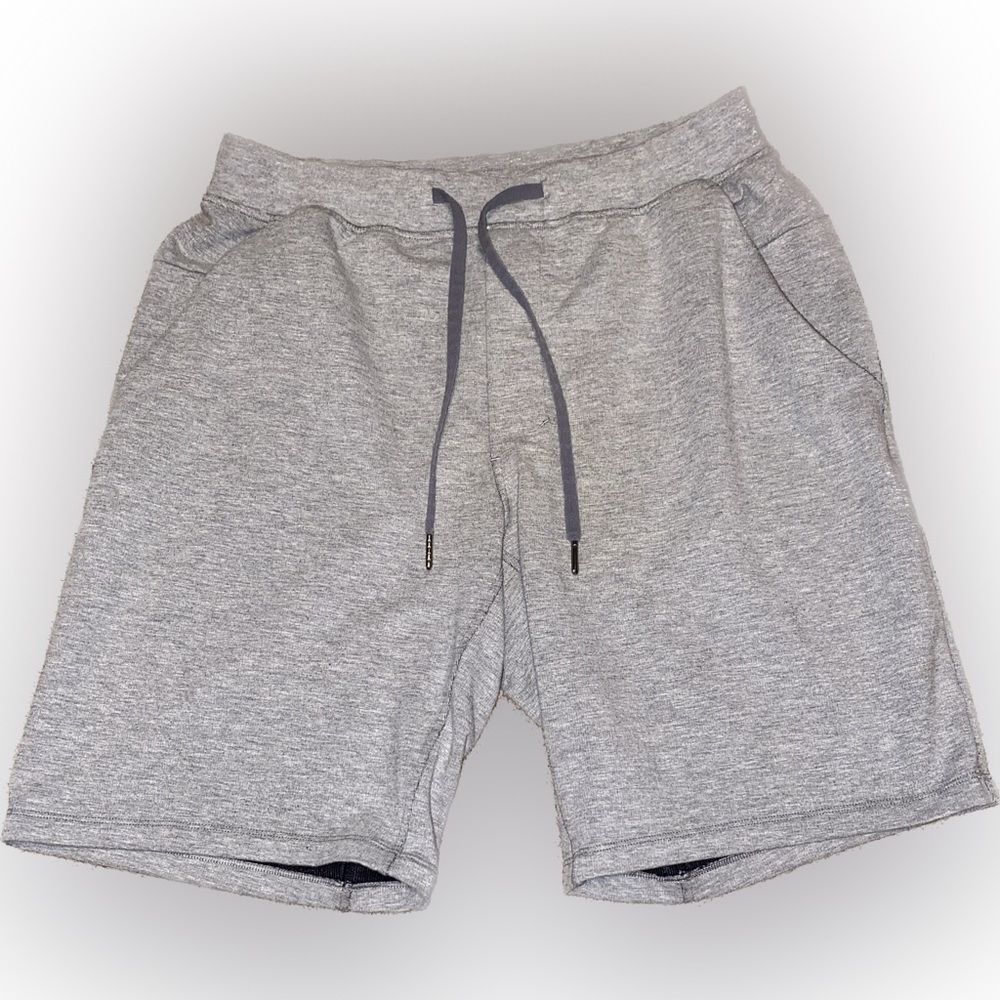 Lululemon Men’s Size Large Heather Grey Jersey Knit Casual 3-Pocket Shorts